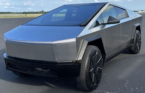 Tesla Cybertruck Camioneta Pickup tamaño grande 100% eléctrica.